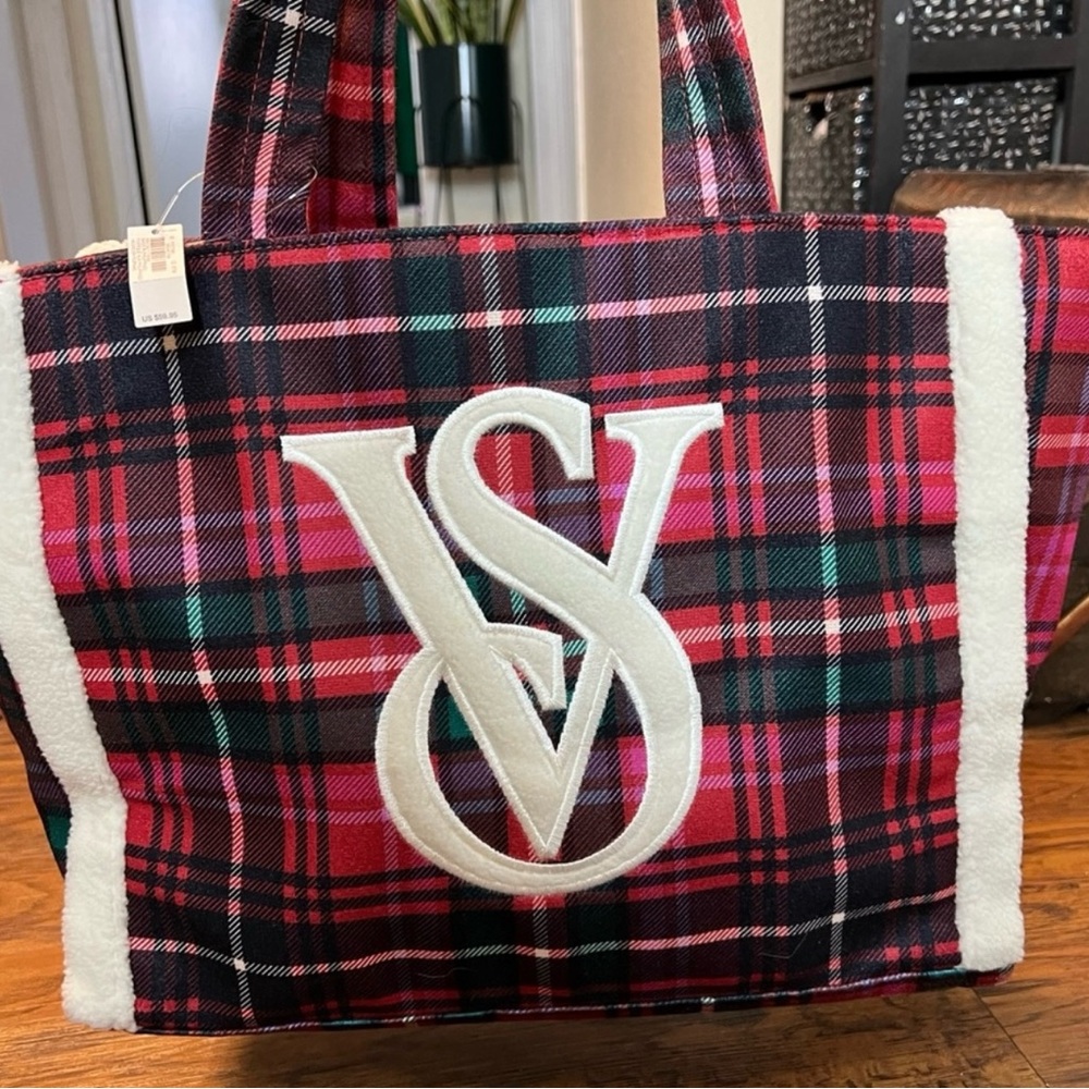 Victoria's  secret tote bag .